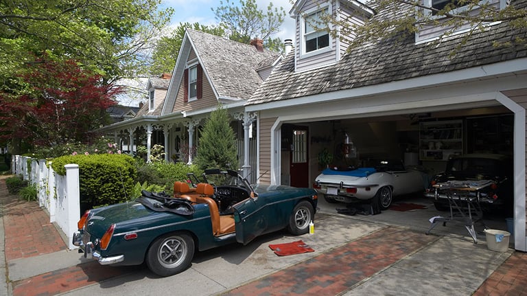 Classic Garage Credit: FOTOGRAFIA INC./istock.com