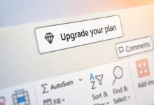 ظهرت لافتة ترقية مستمرة داخل تطبيقات Office لدى مستخدمي Microsoft 365، وتبقى ظاهرًة حتى مع وجود اشتراك نشط، دون وجود خيار لإخفائها أو