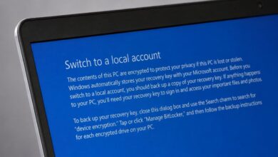 تخطط مايكروسوفت لتحديث حوار قديم يظهر عند التحويل من حساب مايكروسوفت إلى حساب محلي في Windows 11، وهو الحوار الذي يرد فيه ذكر ميزة من